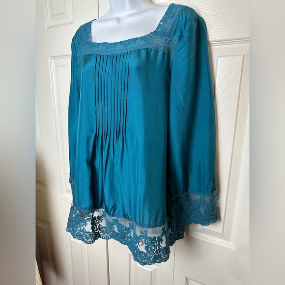 SUNDANCE Catalog 100% Silk Lorelei Tunic Top Blouse Shirt Lace Trim Pin Tuck - Picture 2 of 10